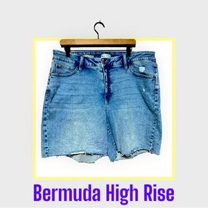 High Rise Bermuda Stretch Denim Short Size 17 Ava & Viv NWOT